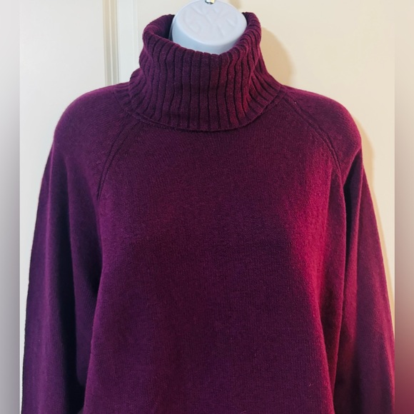 Old Navy Women's Maroon/Purple Turtleneck Sweater - Picture 2 of 7